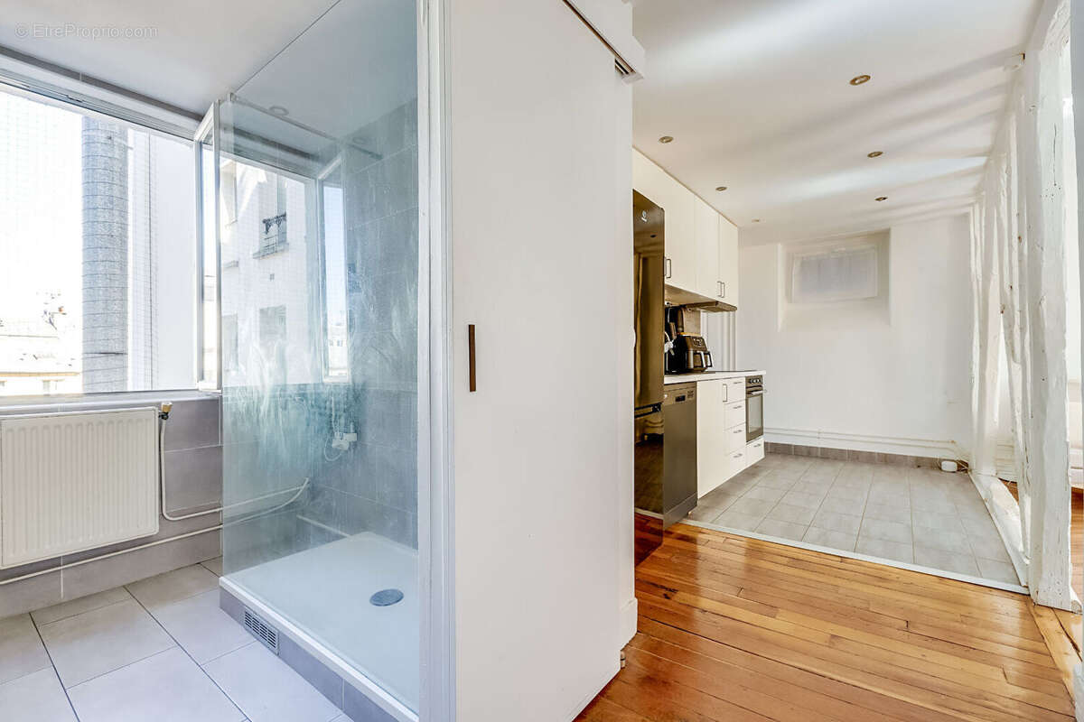 Appartement à PARIS-17E