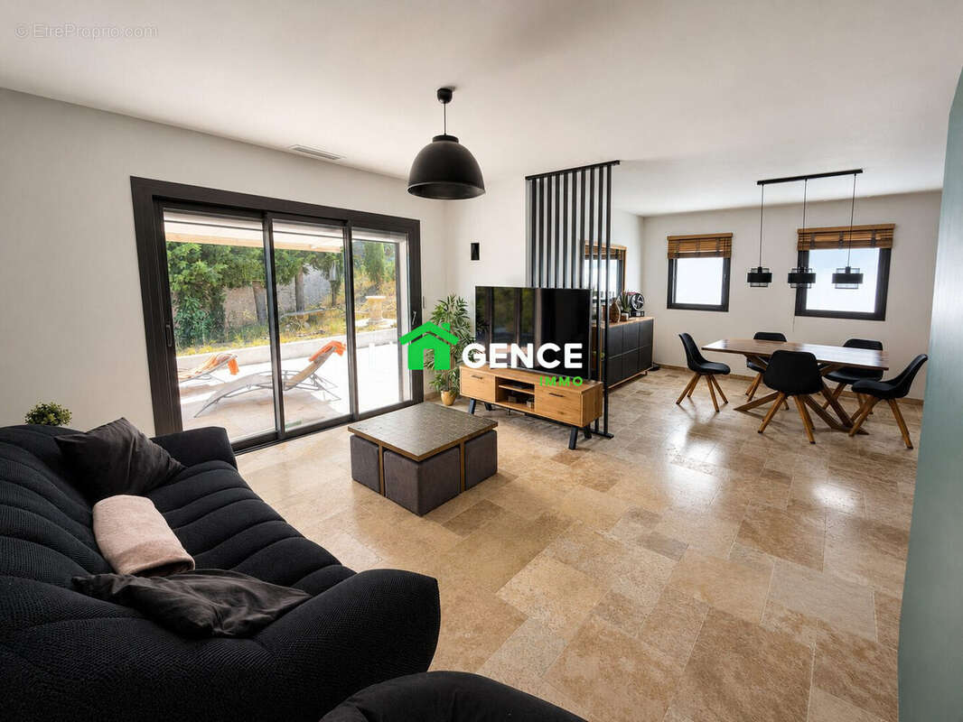 Maison 110 m² à Martigues  - photo 4