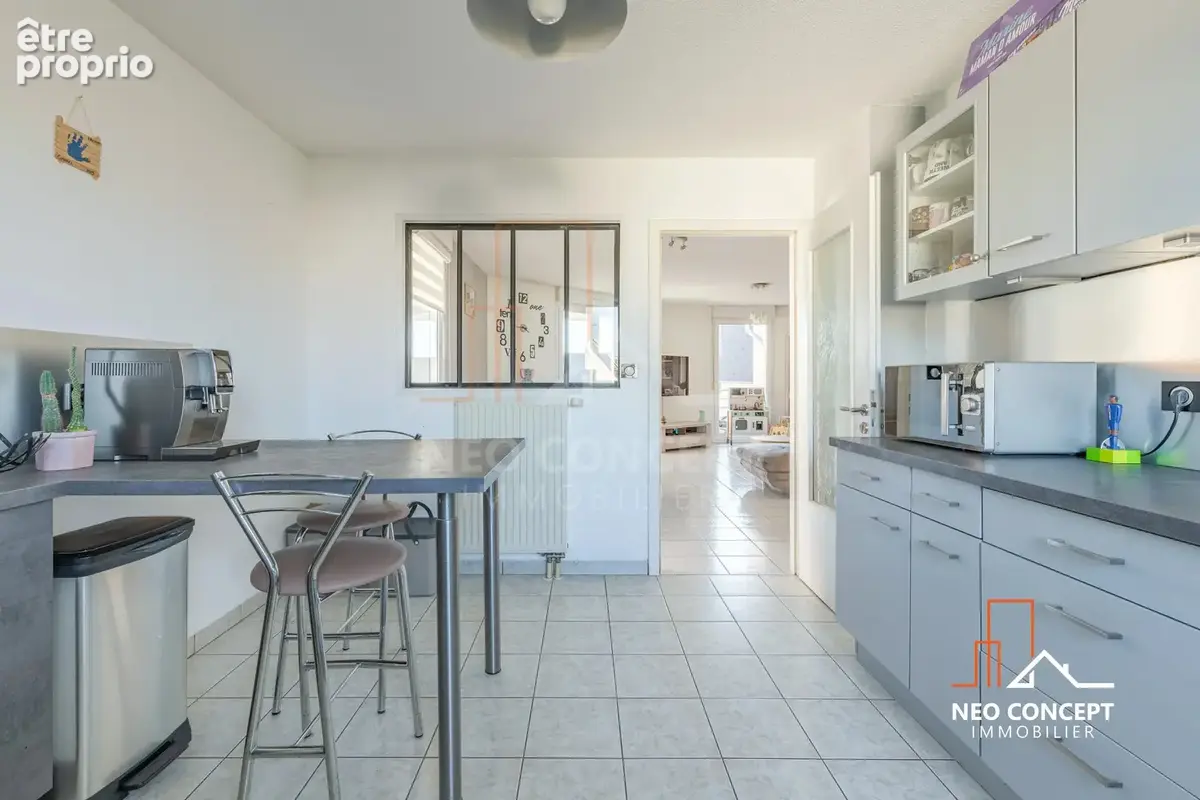 Beau 3/4 pièces de 85 m2 loi carrez avec terrasse, garage, parking et cave sis Kilstett. - photo 11