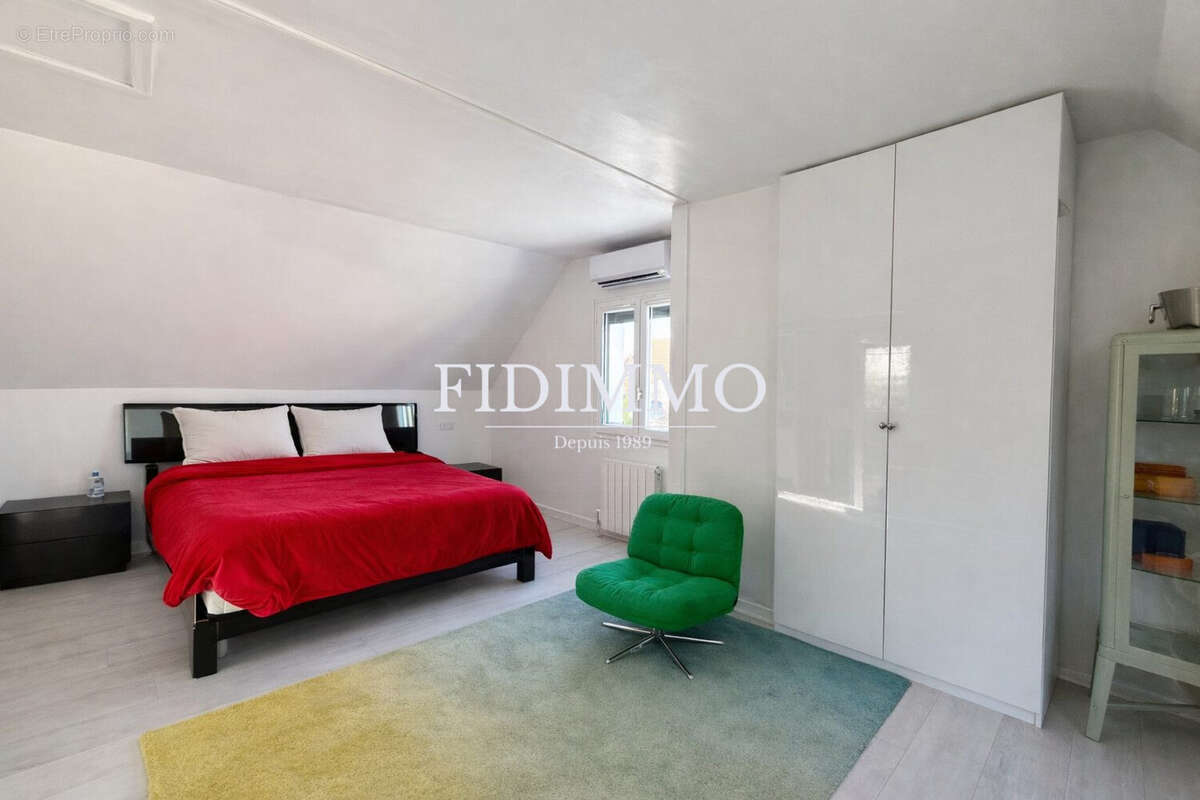 Maison à CHENNEVIERES-SUR-MARNE