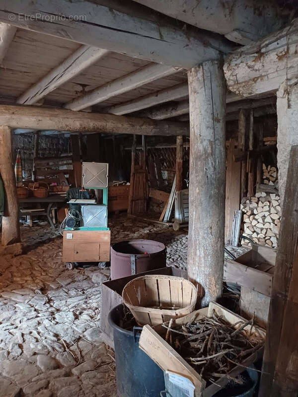 Ancienne ferme en partie rénovée - photo 8