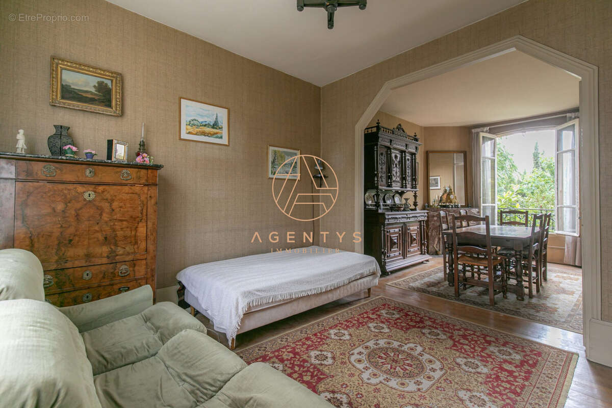 Maison à SAINT-MAUR-DES-FOSSES