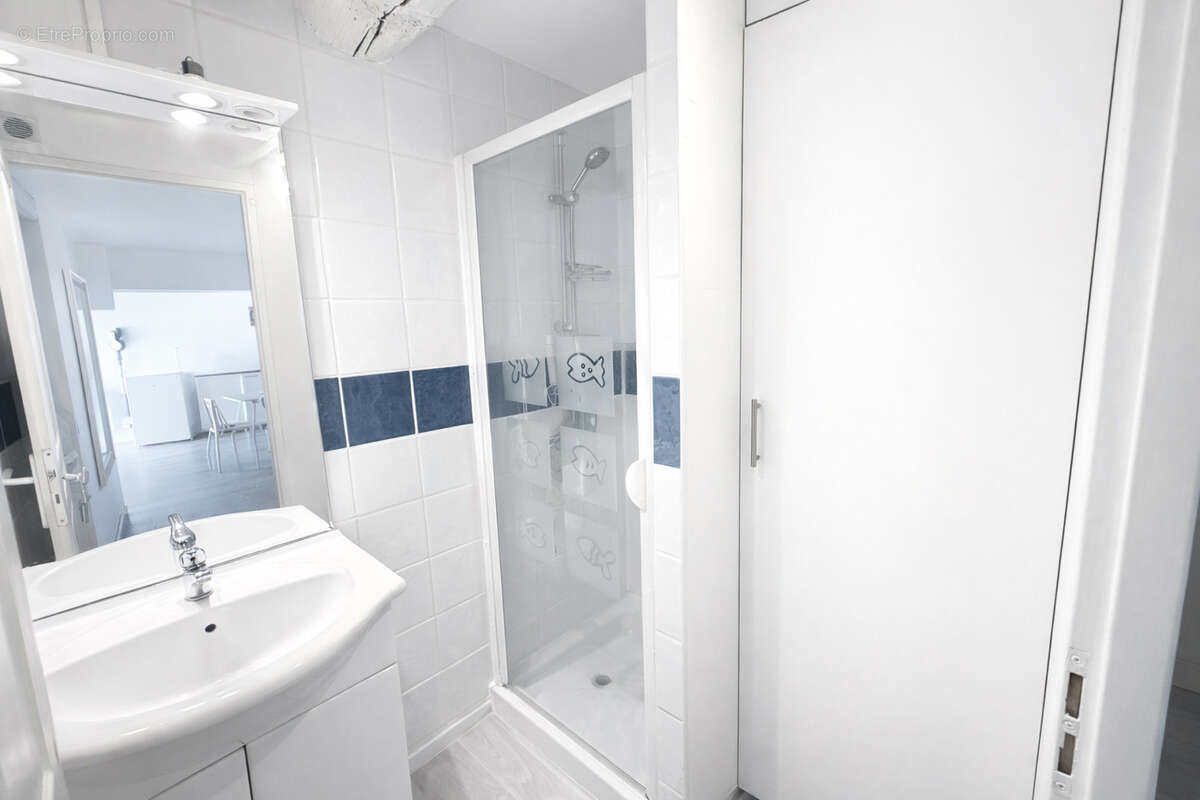 NÎMES   Grand'Rue   P2 60 m2 RDC   107 000 € - photo 8