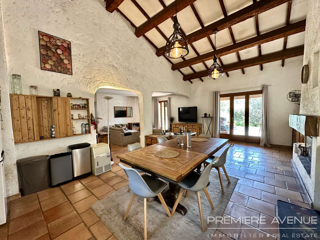 Maison à GASSIN