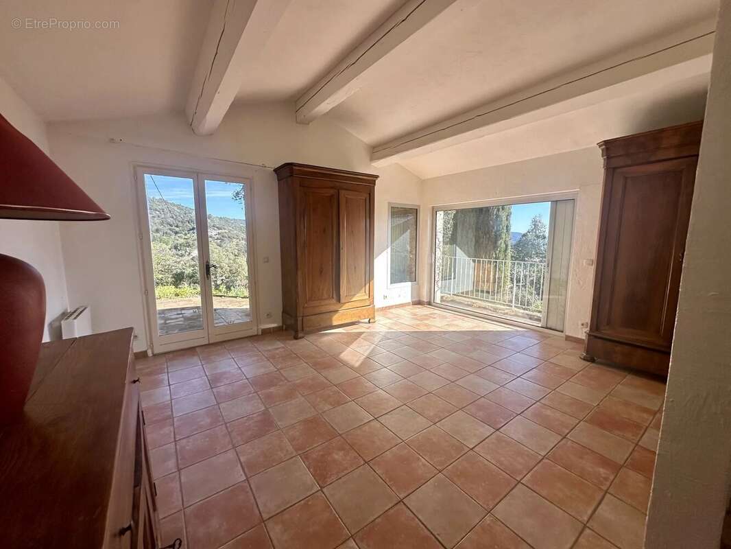 Maison à PLAN-DE-LA-TOUR