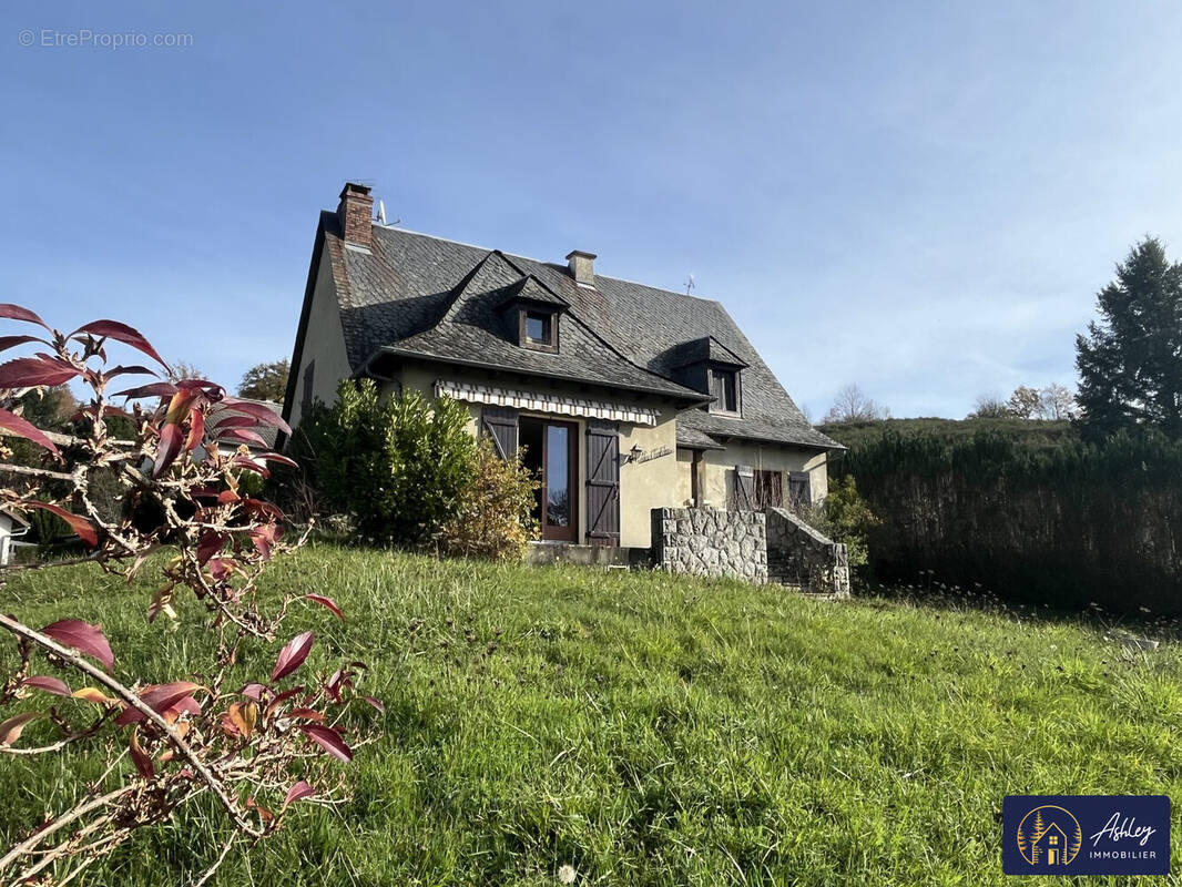 Maison à YDES