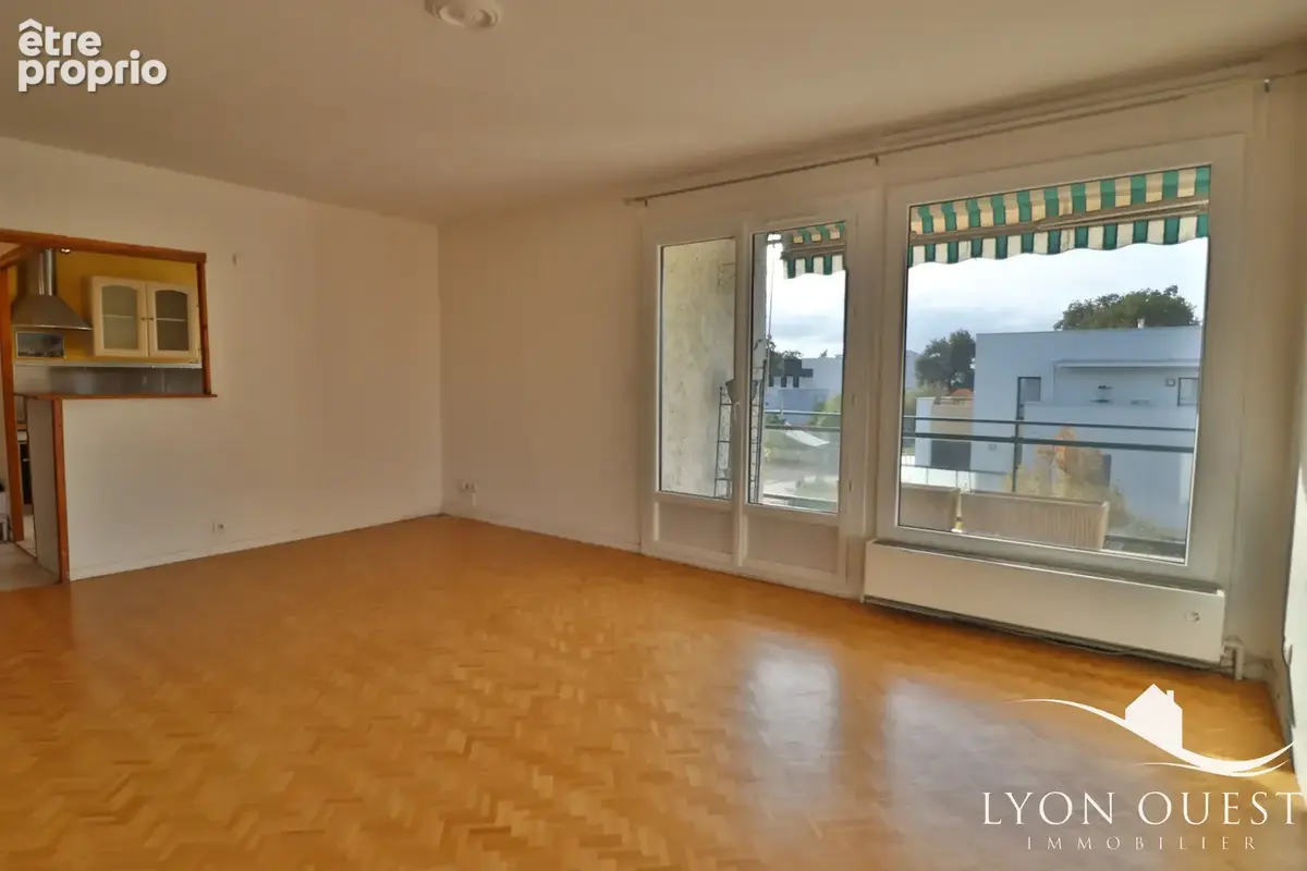 Appartement à CHARBONNIERES-LES-BAINS