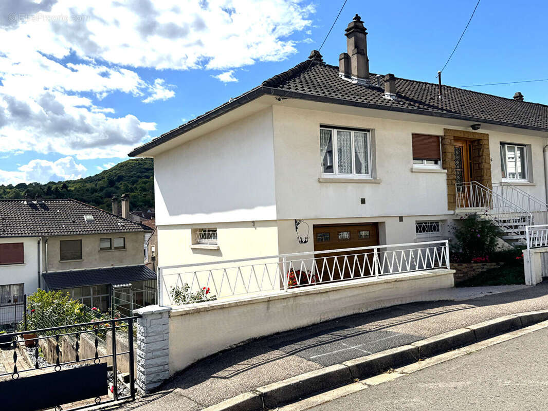Maison à ARS-SUR-MOSELLE