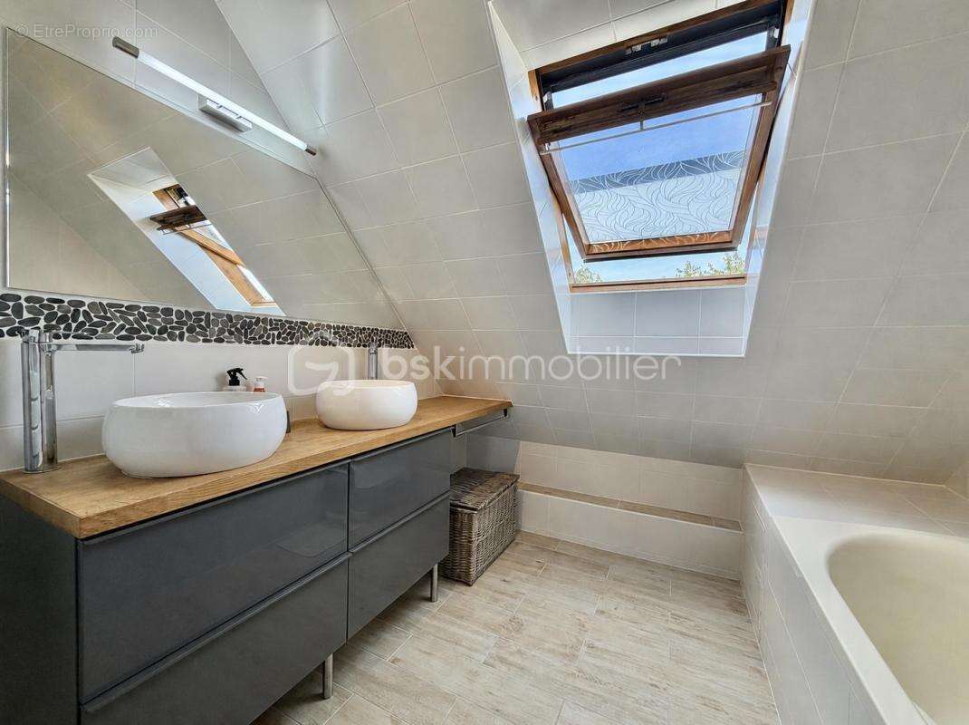 CHARNY – Maison familiale 5 pièces de 103 m²  Suite parentale  Jardin 567 m²  Garage  DPE performant - photo 16
