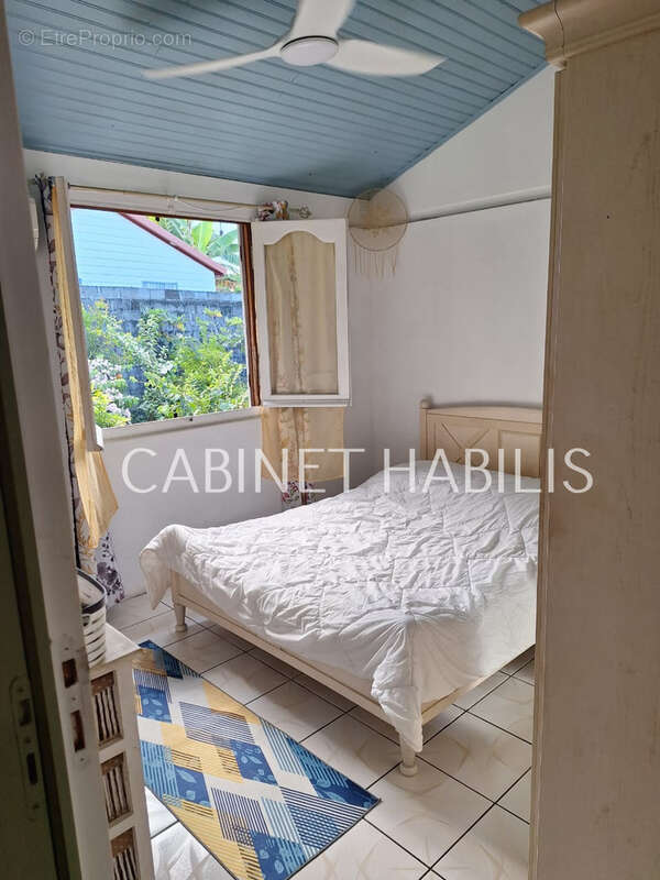 A vendre - une maison de type t4 d'environ 84,88 m2 - saint-benoit - 260 400 € hai - photo 5