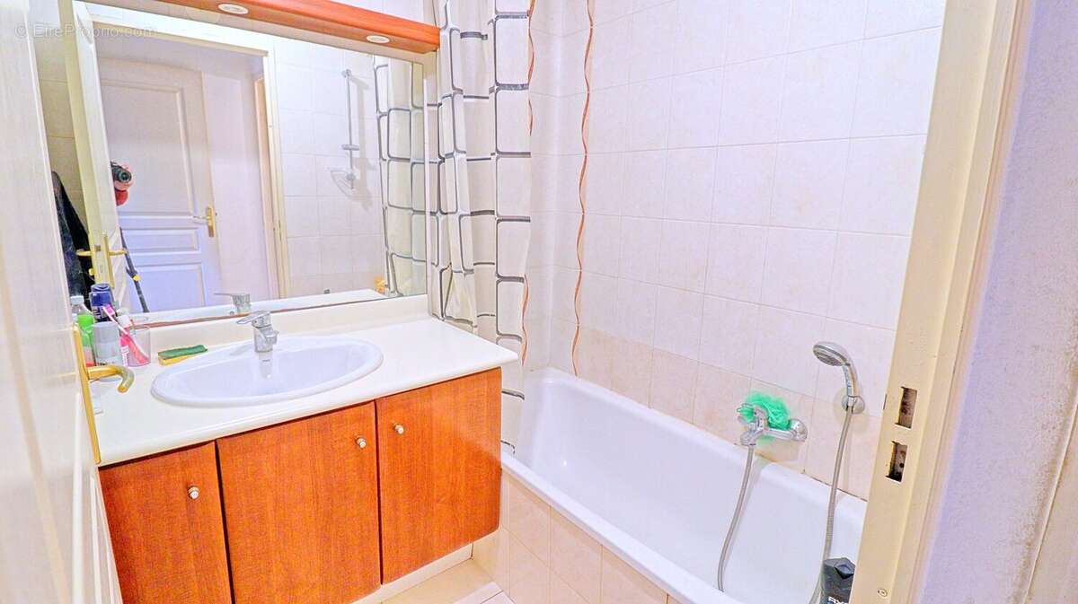 Salle de bains - Appartement à CANNES