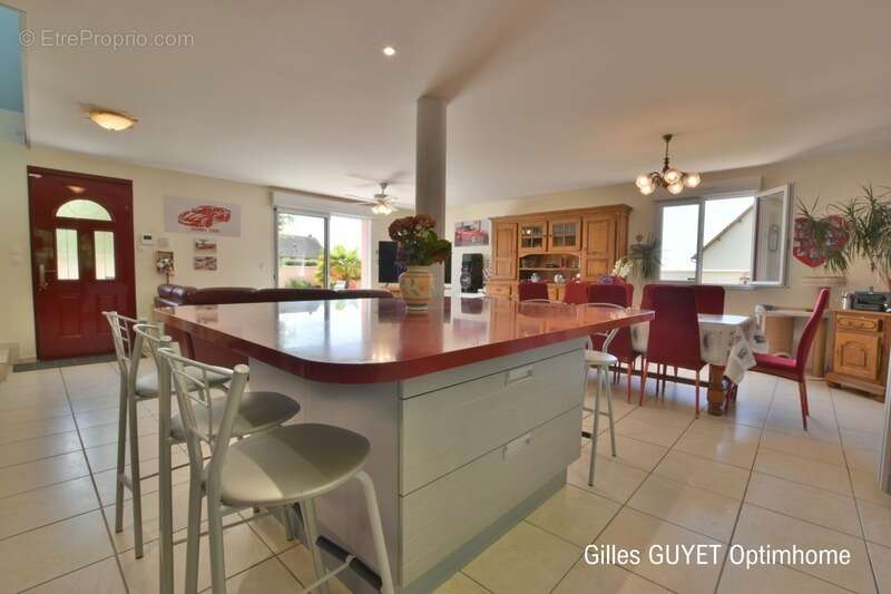 BERNAY,MAISON INDIVIDUELLE T9, DPE:C  177M  6 chambres. Terrain de 1000M² env. 319990€ - photo 16