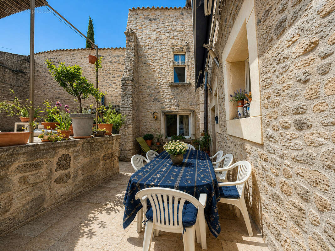 Maison à BOLLENE