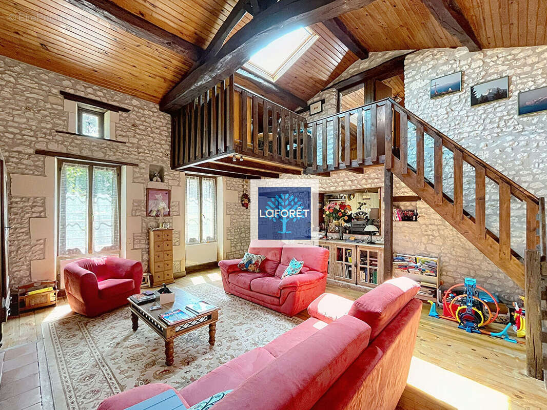 Maison à EXPIREMONT