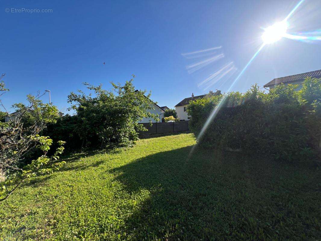 Maison avec jardin, garage et terrain constructible - photo 29