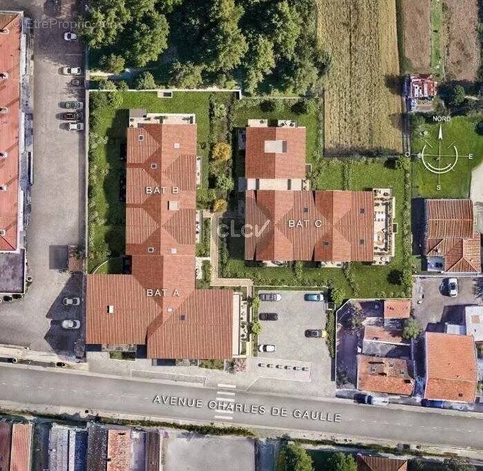 Commerce à SAINT-BONNET-DE-MURE