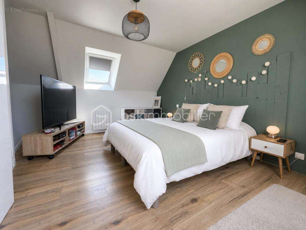 SAINT-GUÉNOLÉ – Maison rénovée , à deux pas du port - photo 4