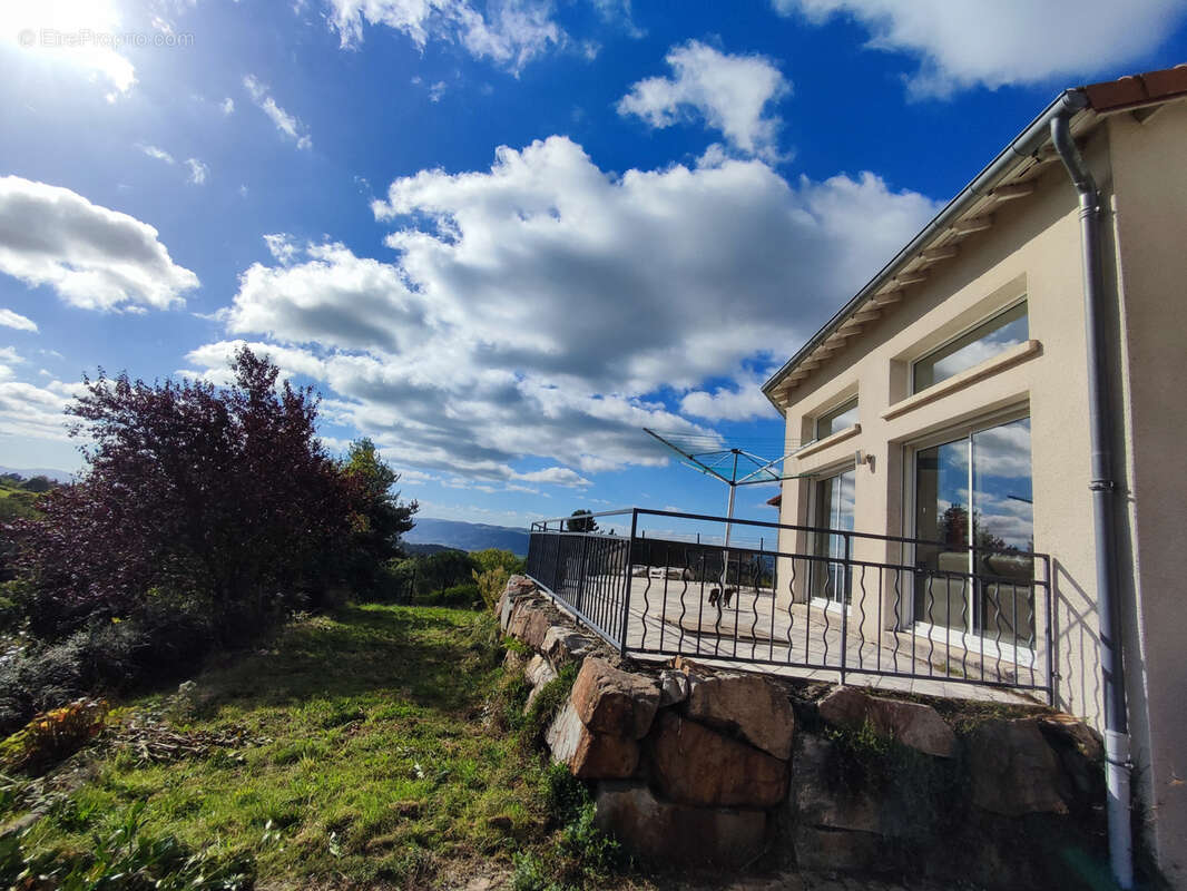 Maison à LA CHAPELLE-D'AUREC