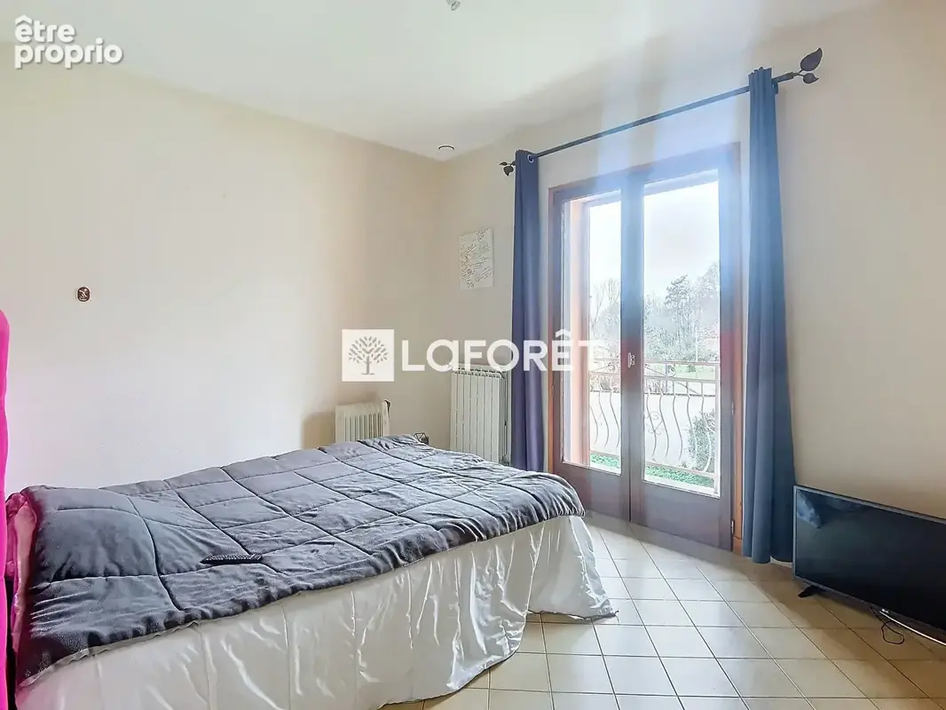 Maison familiale avec piscine, beaux volumes et espace indépendant - photo 15