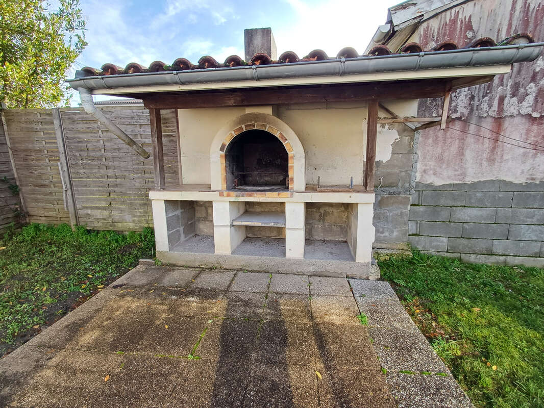 Maison à BAIGNES-SAINTE-RADEGONDE