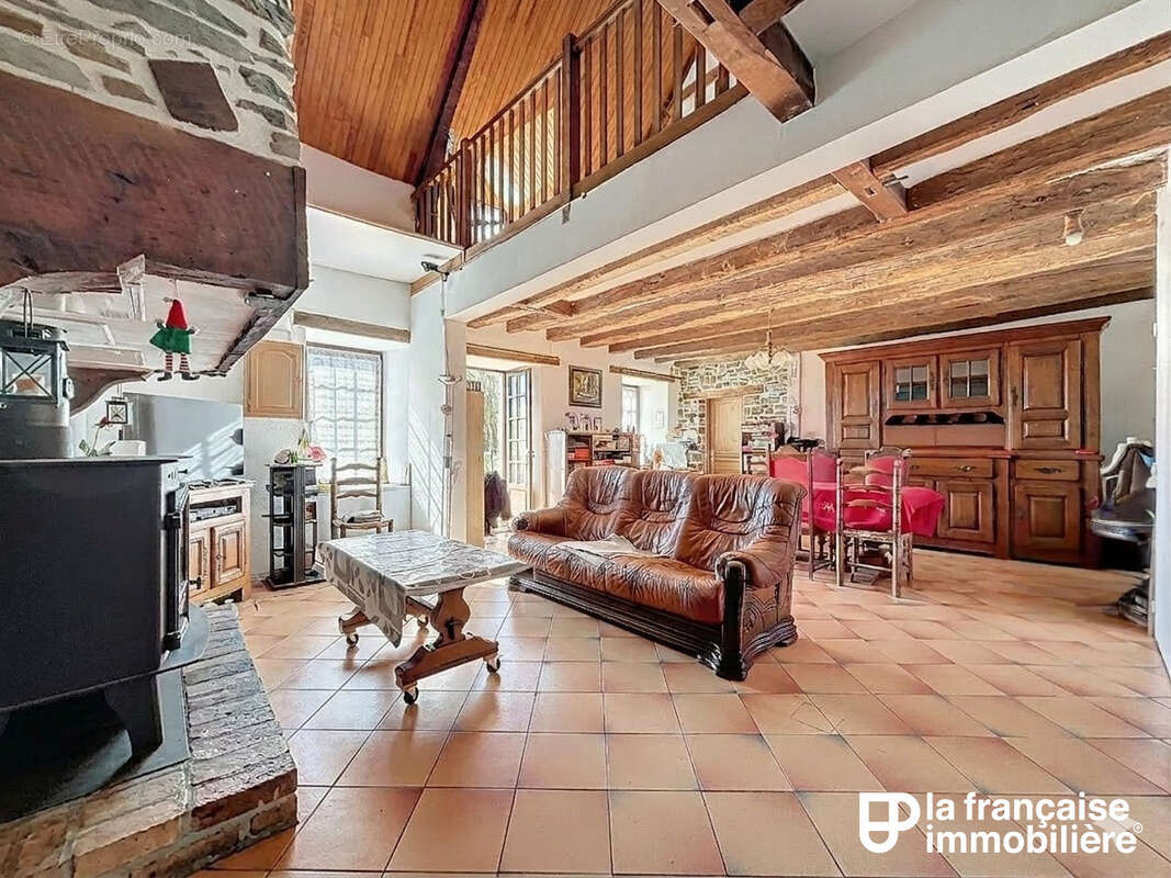 Maison à PIRE-SUR-SEICHE