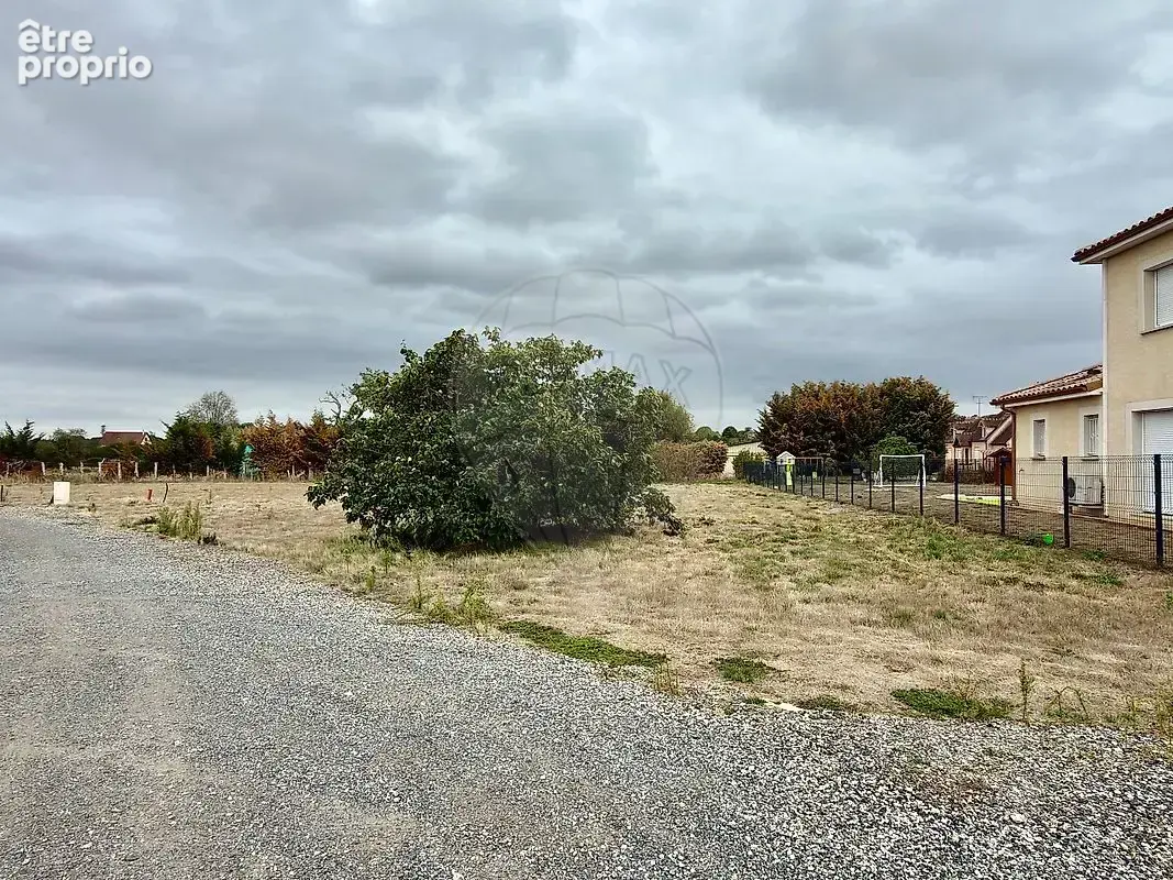 Photo Terrain à Yzeure au prix de 79 000€