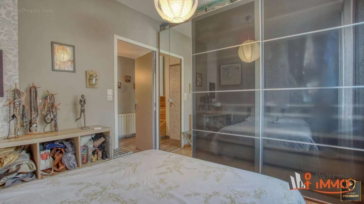 Appartement à SAINT-JEAN-BONNEFONDS