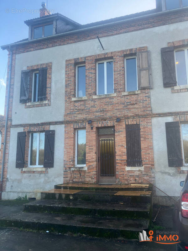 Appartement à CHEZAL-BENOIT