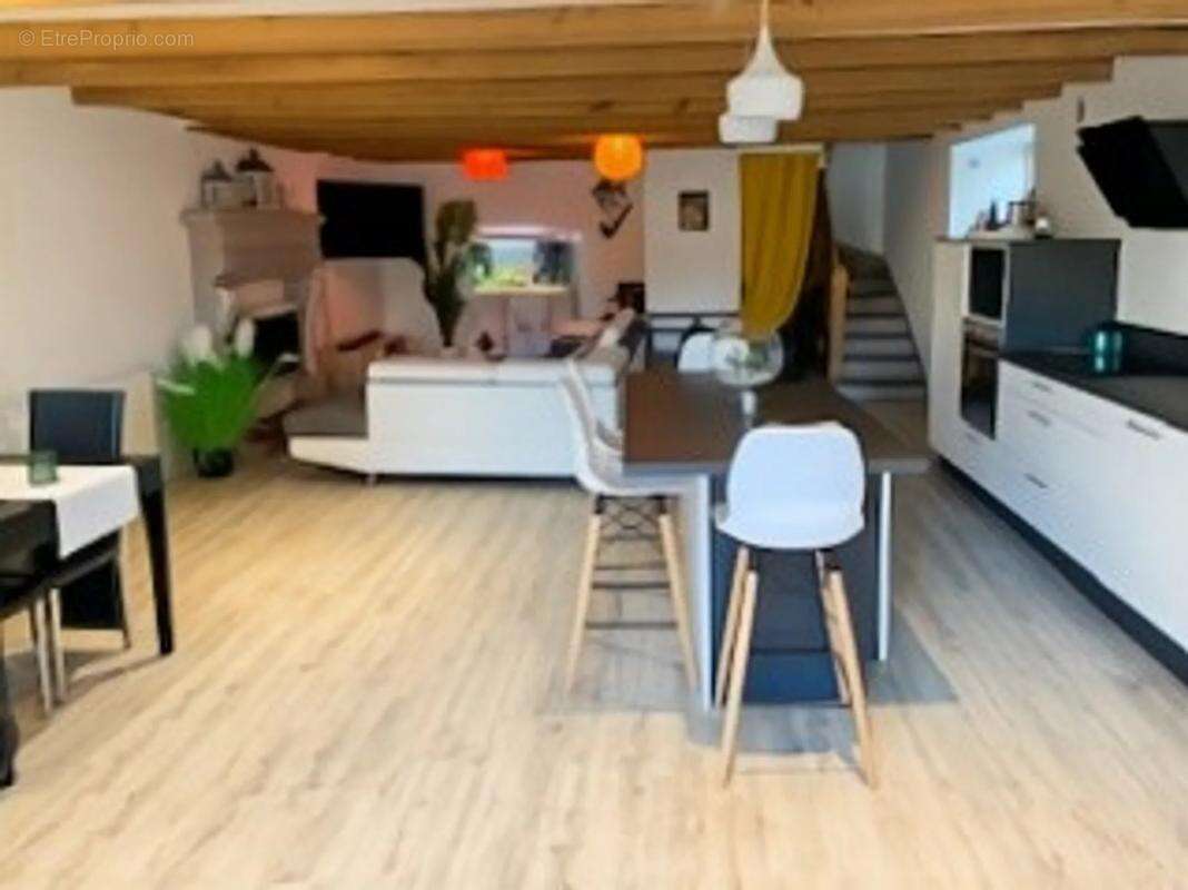 Maison à JUGON-LES-LACS