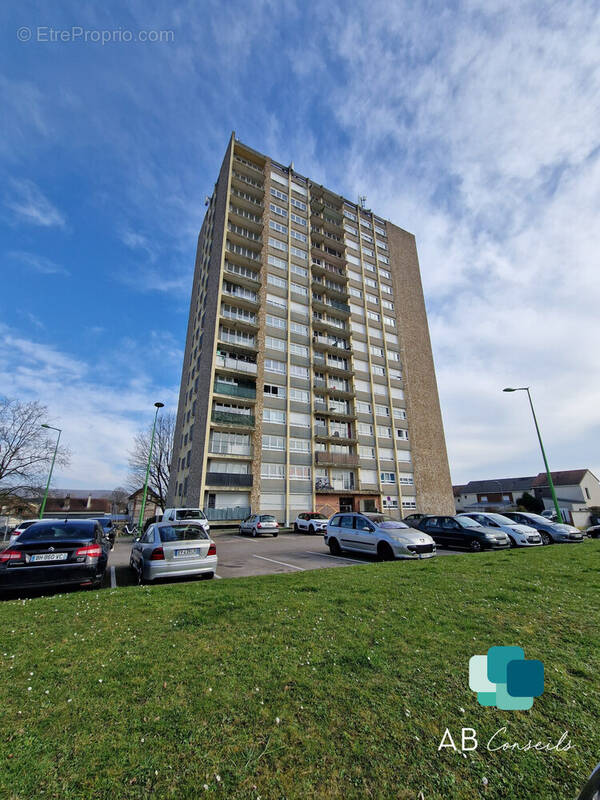 Appartement à SAINT-ETIENNE-DU-ROUVRAY