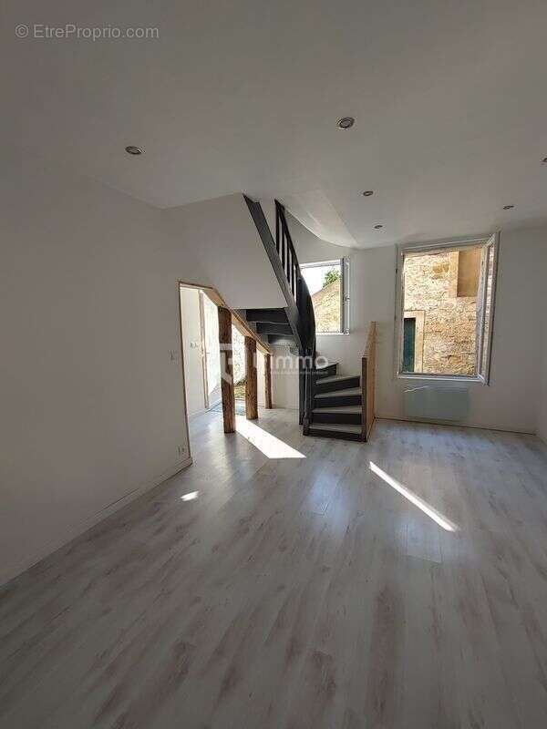 Maison à NEUILLY-SAINT-FRONT