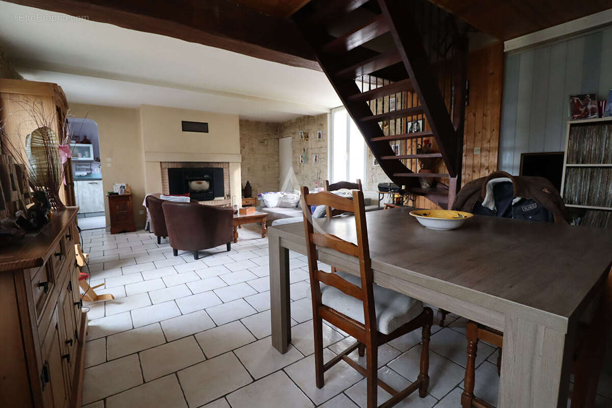 Maison à HONDOUVILLE