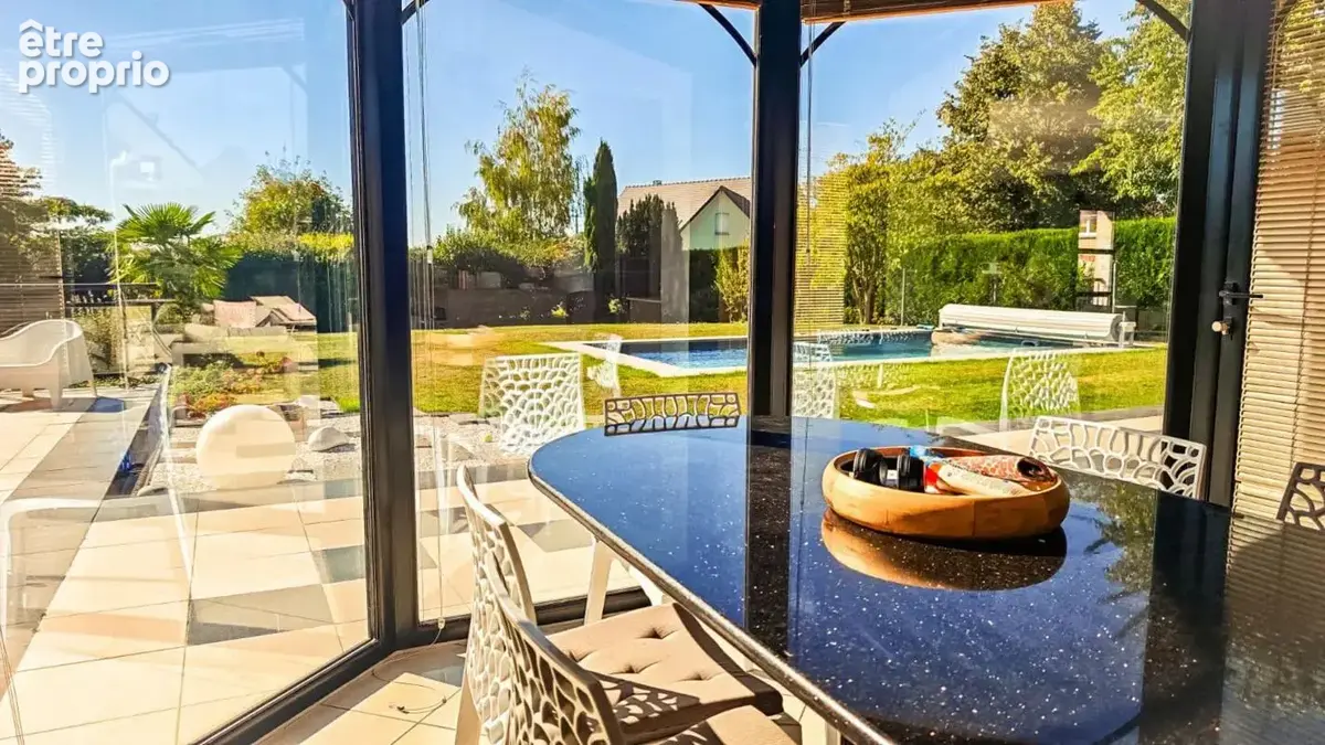 Pavillon individuel de standing – Piscine et grand terrain - photo 9