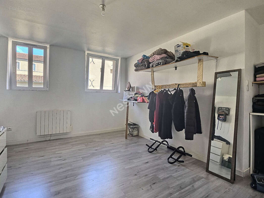 Appartement à VIC-SUR-SEILLE