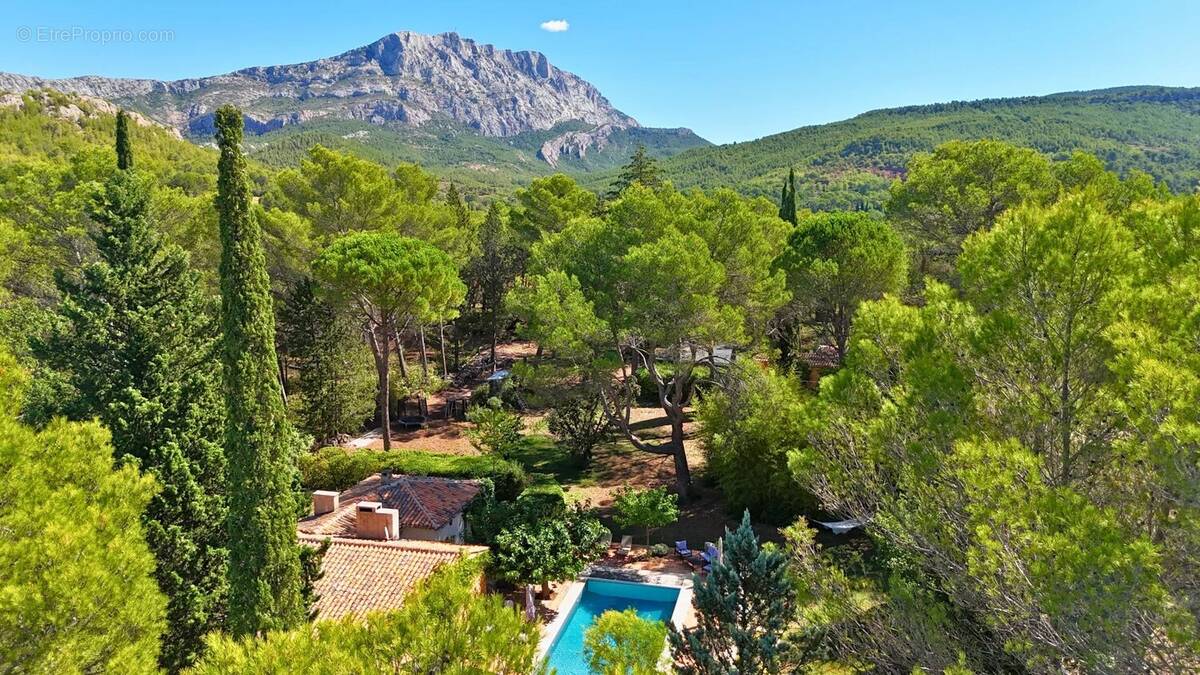 Maison à LE THOLONET