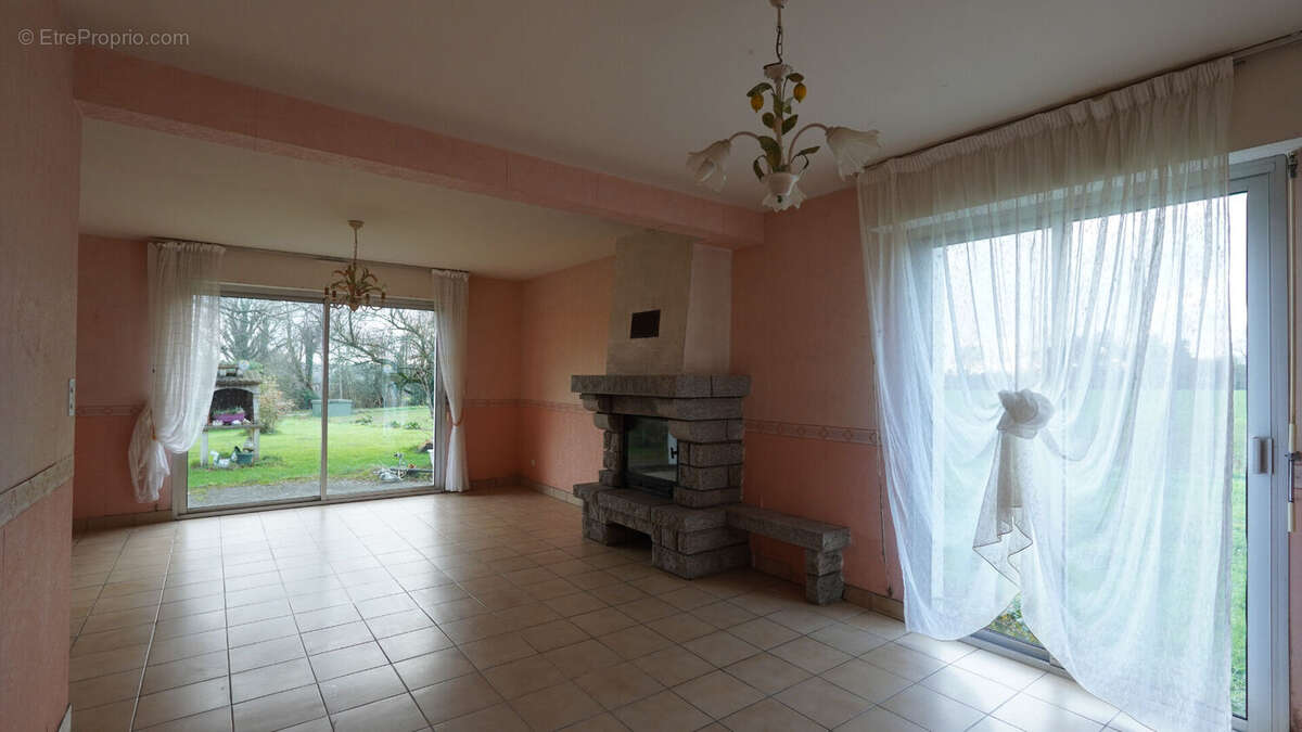 Maison à LOCMINE