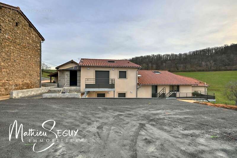 Appartement à THURINS