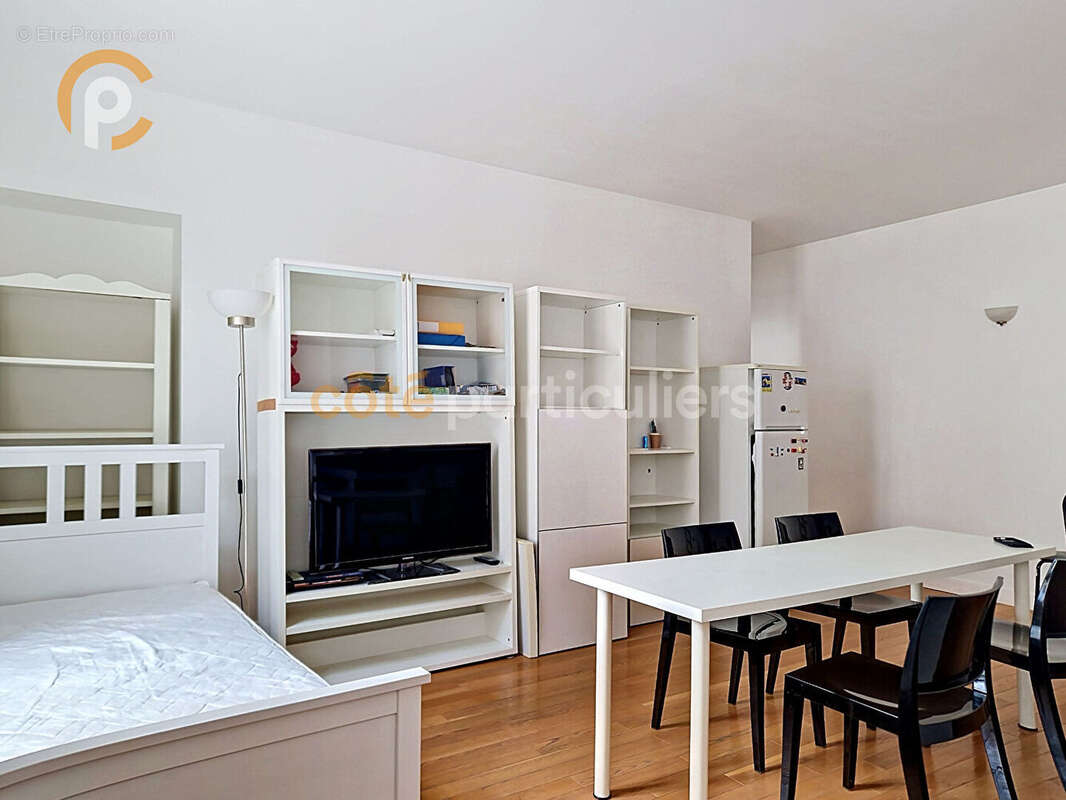 Appartement à PARIS-8E