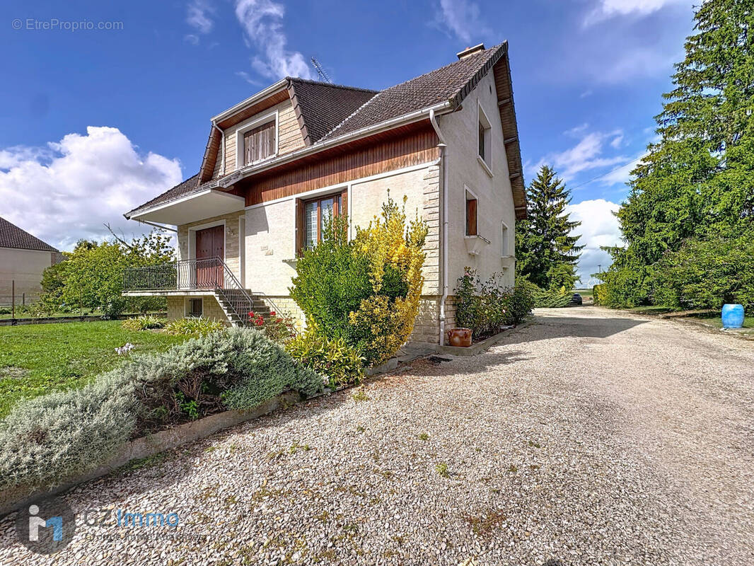 Photo 1 - Maison à SALON