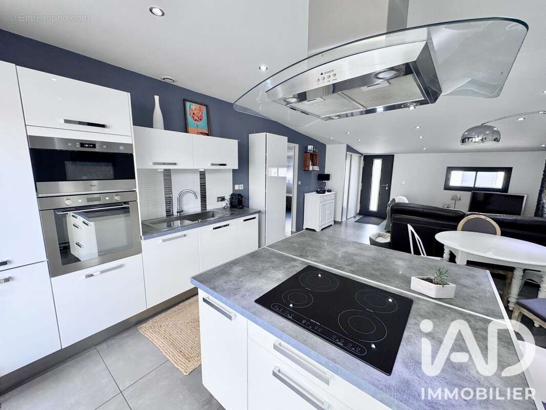 Maison 63 m² à Saint-Etienne  - photo 3