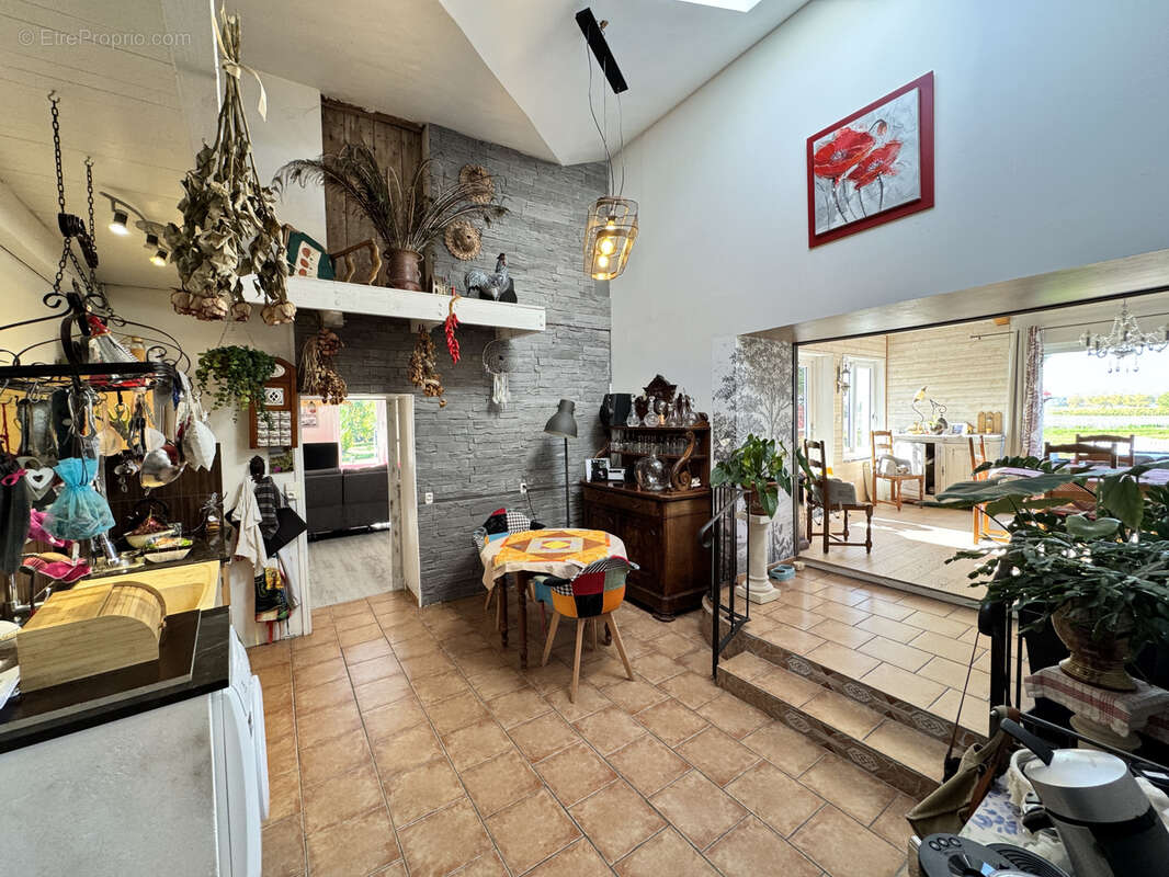 Maison à BARBEZIEUX-SAINT-HILAIRE