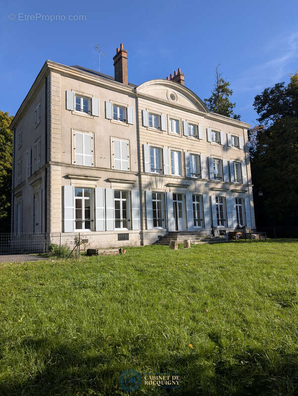 Appartement à SAINT-JEAN-DE-BRAYE