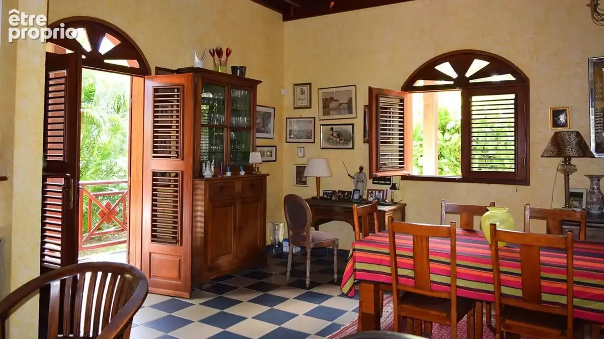 DESHAIES, Villa plage à pied, 2 bungalow, garage et piscine, sur 1 965 m² de terrain arboré - photo 33