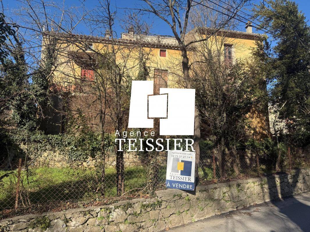 Maison à SAINT-PAUL-LE-JEUNE