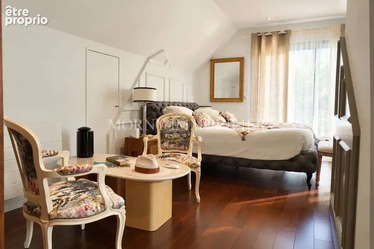 À VENDRE - Belle propriété de 380 m2 au calme, au cœur d’un parc arboré de 1,1 hectare - photo 9