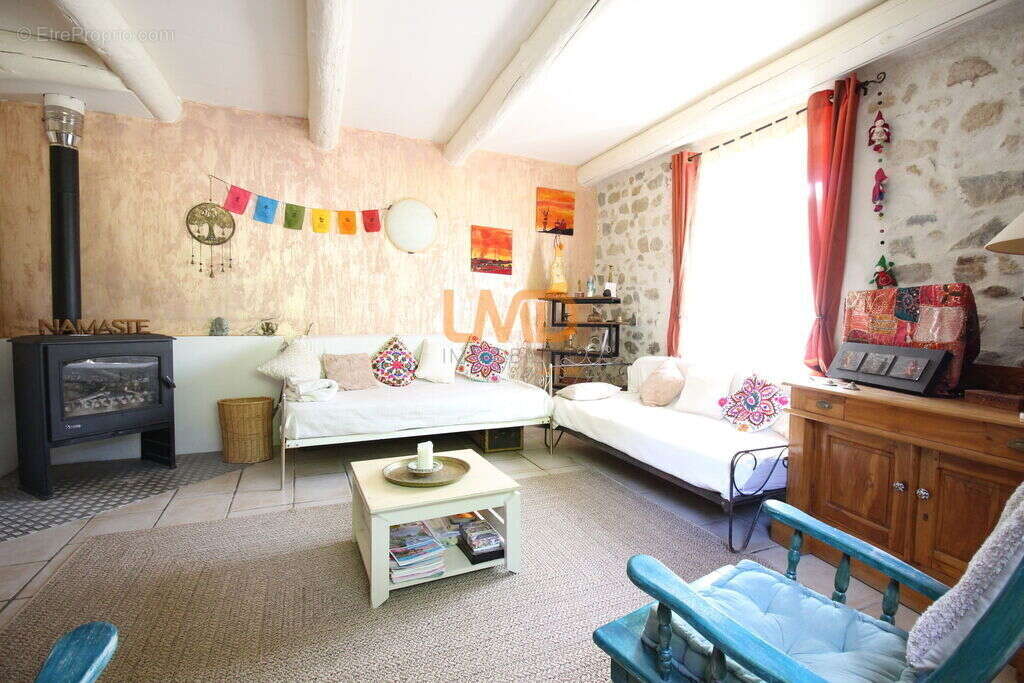 Propriété de caractère avec 2 gîtes, piscine et terrain construc - photo 10