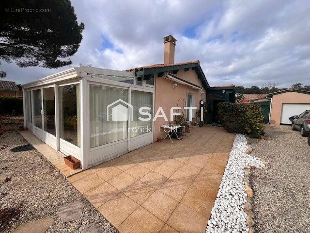 Photo 2 - Maison à VENDAYS-MONTALIVET