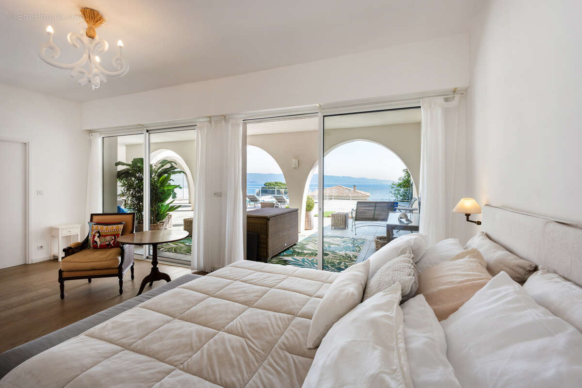 Villa de charme 300 m2 route des Sanguinaires avec vue mer et piscine - photo 9
