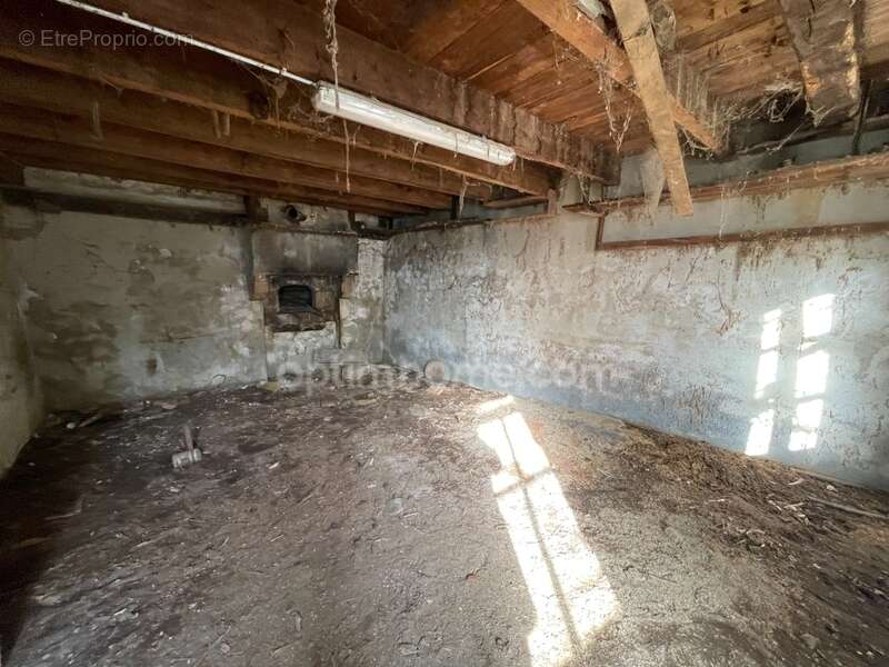 Maison à CHATEAUPONSAC