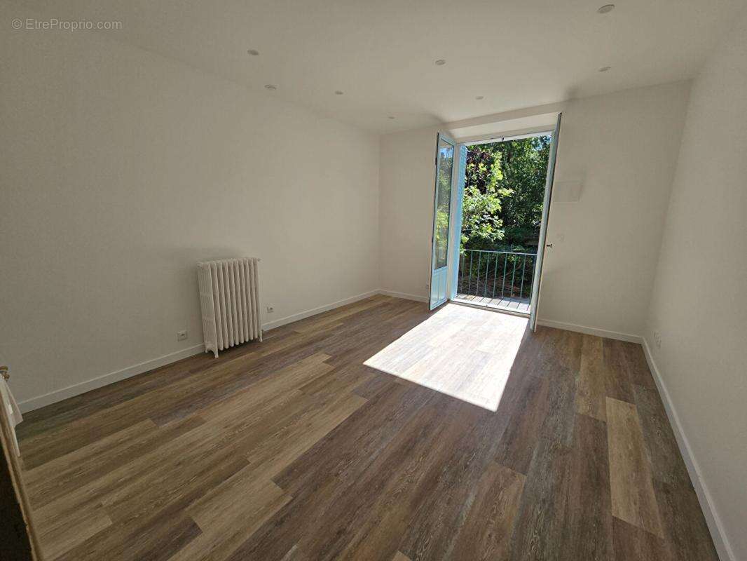 Maison Corbeil Essonnes 11 pièce(s) 190 m2 - photo 3